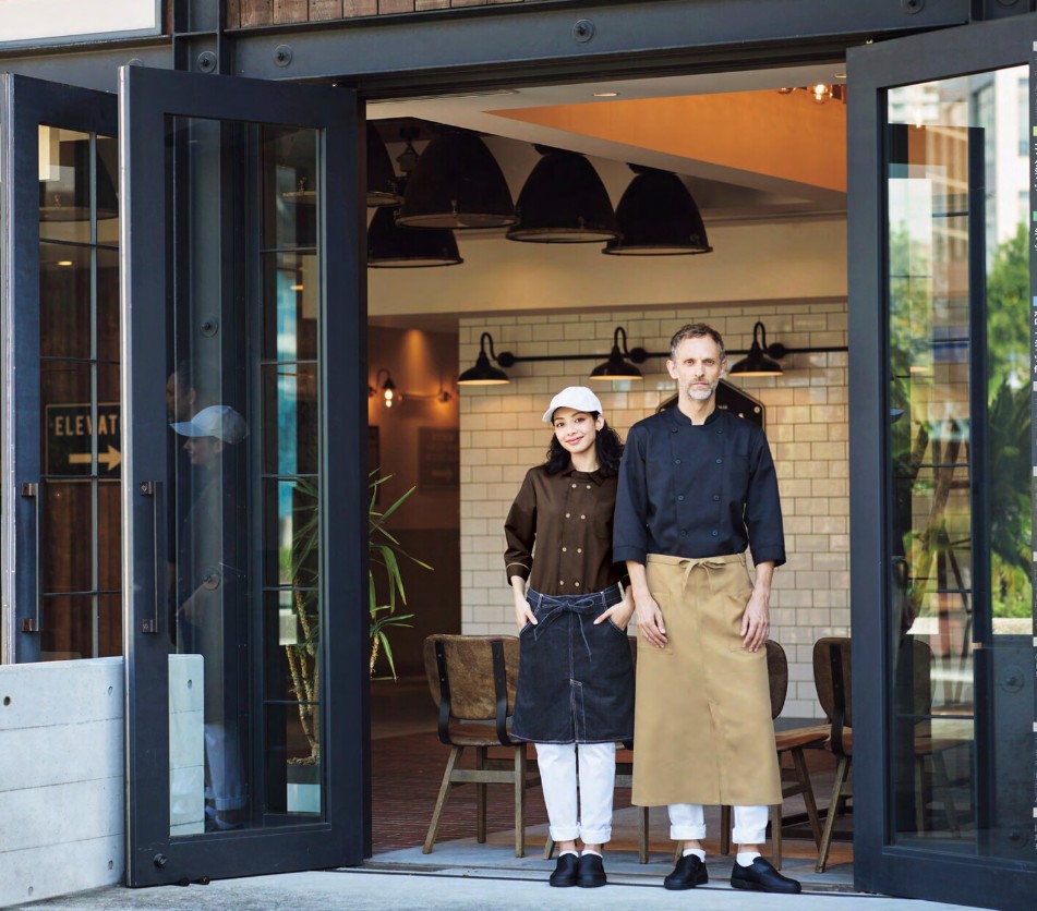 レストランユニフォーム おしゃれで機能的な店舗制服|スタッフユニフォーム カタログ請求・サンプル貸出ができる人気のユニフォーム特集 送料無料