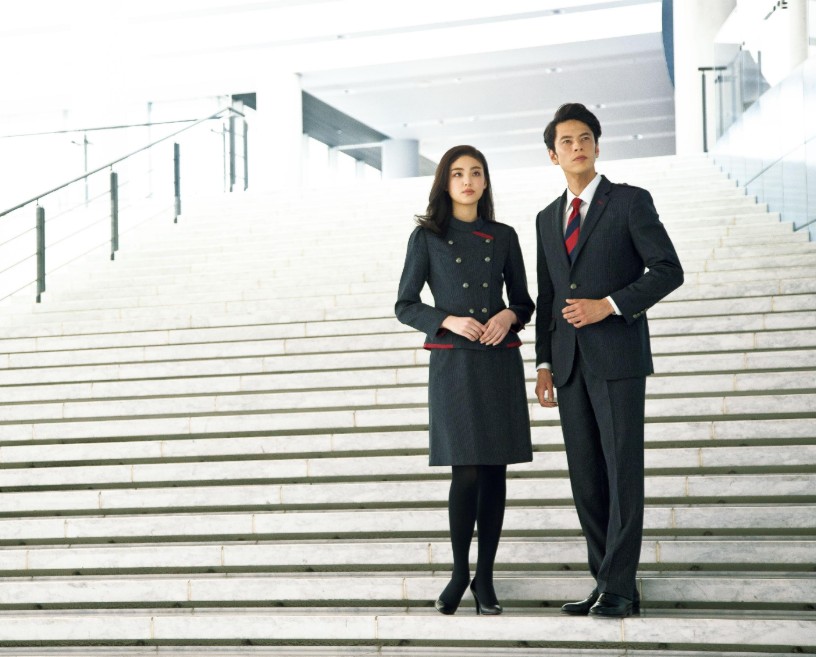 ホテルスタッフ制服カタログ無料請求｜接客業・フロント向けユニフォーム資料請求はこちら